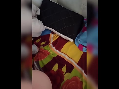 ❤️ La meva companya de pis es queda sola a casa perquè el seu marit se'n va de vacances i jo aprofito per follar-la i omplir-li el cul de llet ❤️❌ Només porno a nosaltres ❌️